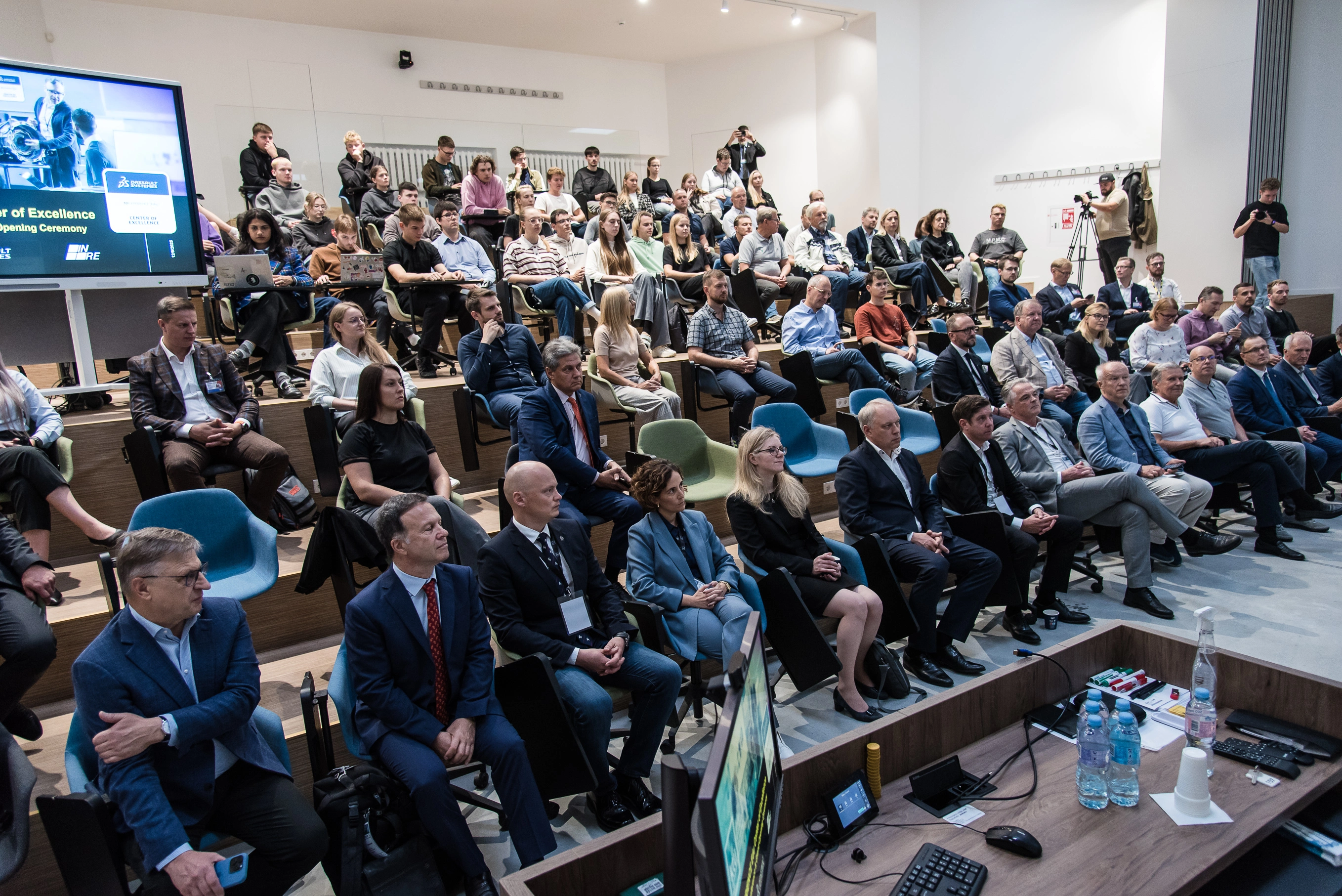 Centro atidarymo akimirka